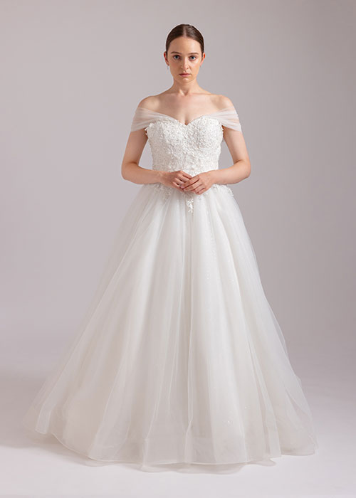 袖ありのウェディングドレス