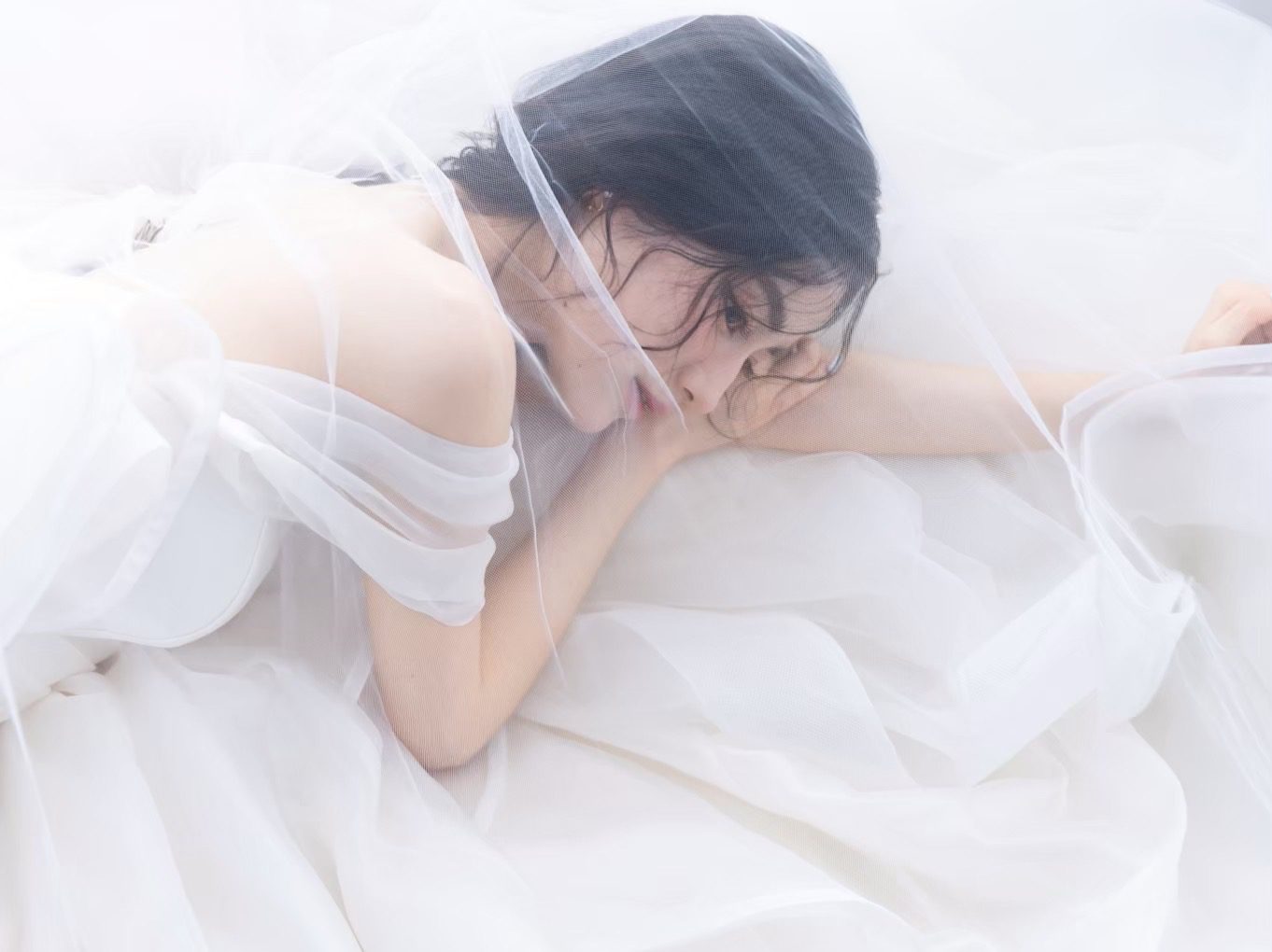スタジオ、フォトスタジオ、結婚、写真、撮影、前撮り、札幌、北海道、ウエディングドレス、カラードレス、和装、色打掛、レース打掛、オリジナル、ファッション、ファッションウィーク、バンクーバー、VFW、カウンセリング、ヘアメイク、おしゃれ、トレンド、旅行、富良野、美瑛