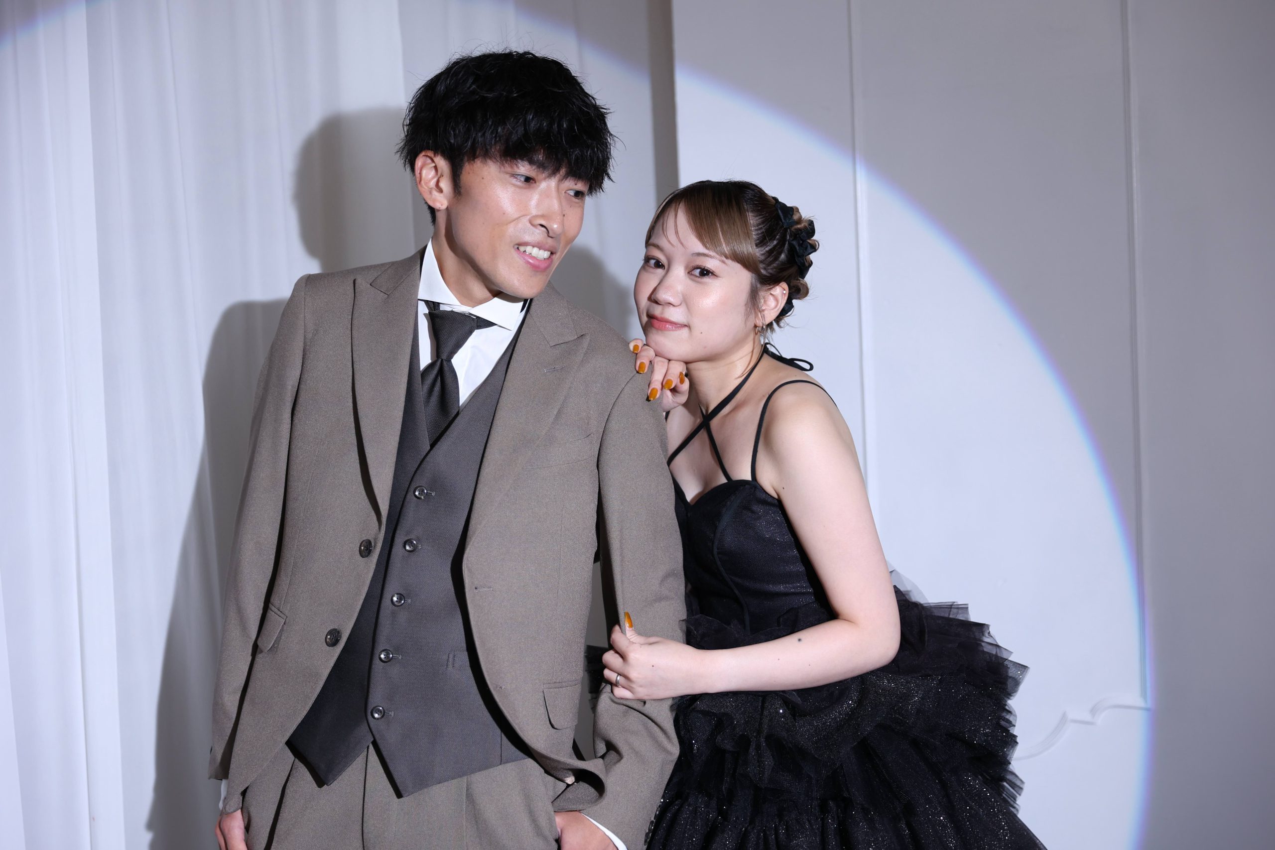 スタジオ、フォトスタジオ、結婚、写真、撮影、前撮り、札幌、北海道、ウエディングドレス、カラードレス、和装、色打掛、レース打掛、オリジナル、ファッション、ファッションウィーク、バンクーバー、VFW、カウンセリング、ヘアメイク、おしゃれ、トレンド、ソロウェディング、ソロ、お得、キャンペーン、ブラックドレス
