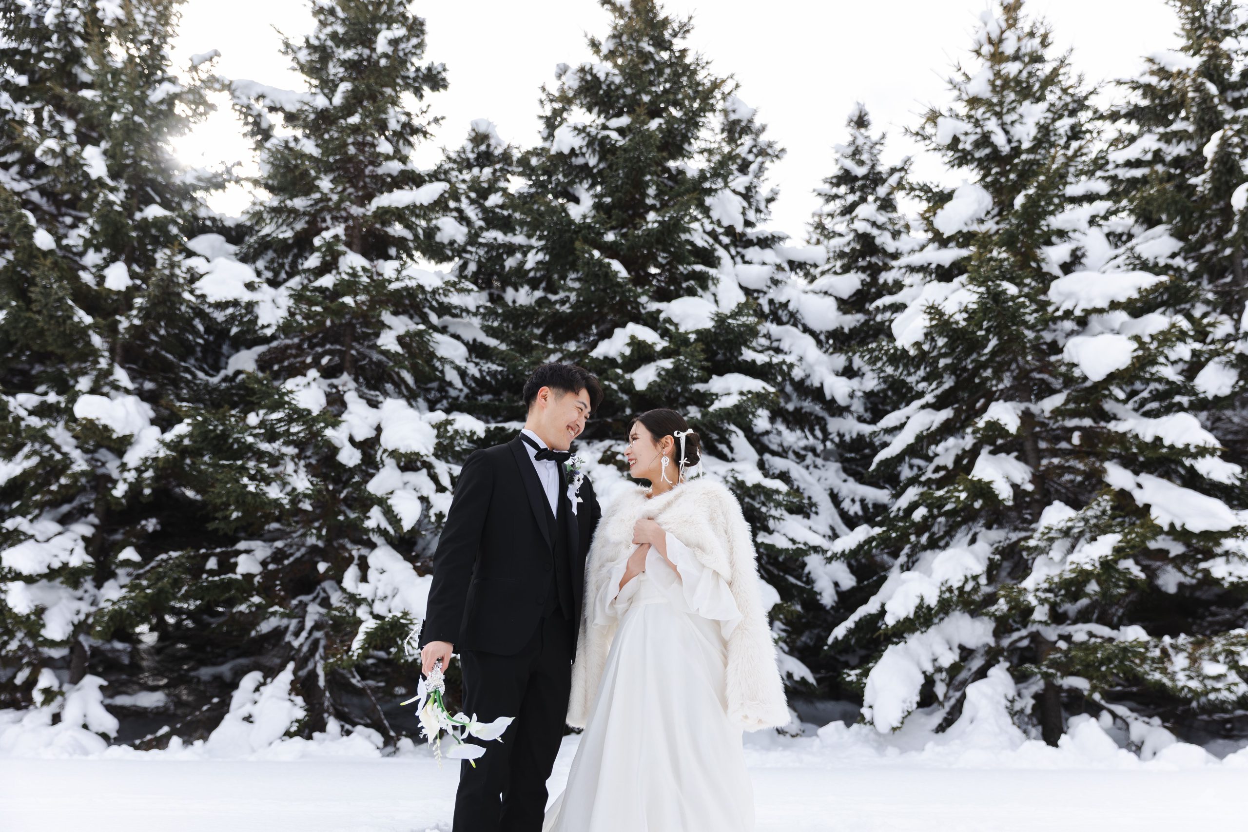 スタジオ、ロケーション、フォトスタジオ、ウェディングフォト、フォトウェディング、結婚、写真、撮影、前撮り、札幌、北海道、ウエディングドレス、カラードレス、和装、色打掛、レース打掛、オリジナル、ファッション、ファッションウィーク、バンクーバー、VFW、カウンセリング、ヘアメイク、おしゃれ、トレンド、ソロウェディング、ソロ、お得、キャンペーン、コーディネート、ヘアメイク、ヘア、メイク、駅近、アクセス、立地、地下直結、シルバーウィーク、冬、雪、雪ロケ
