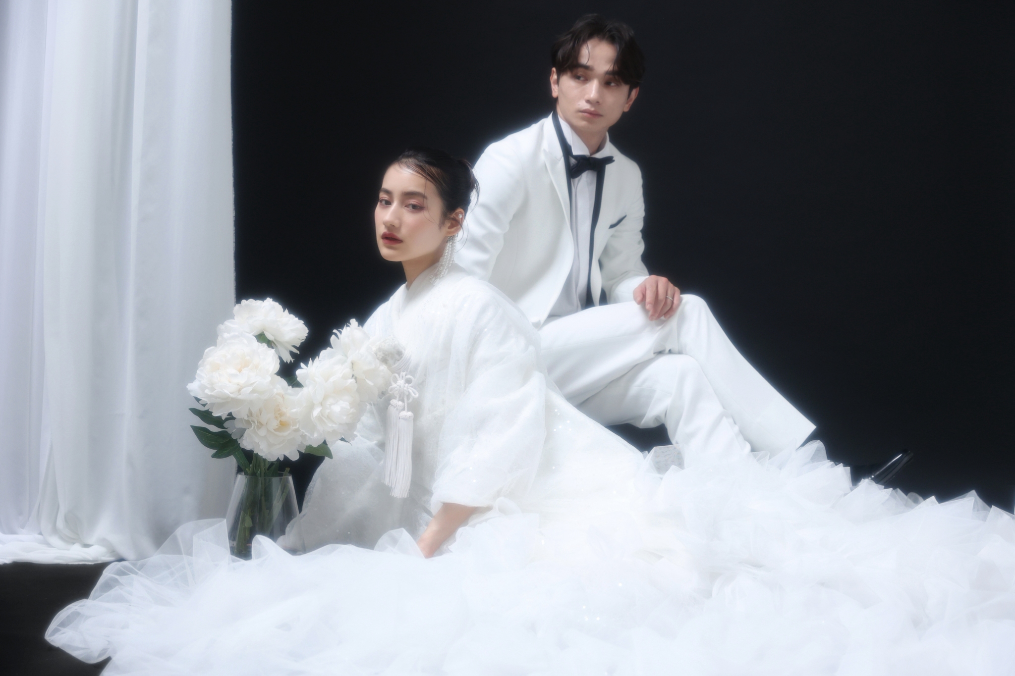 スタジオ、ロケーション、フォトスタジオ、ウェディングフォト、フォトウェディング、結婚、写真、撮影、前撮り、札幌、北海道、ウエディングドレス、カラードレス、和装、色打掛、レース打掛、オリジナル、ファッション、ファッションウィーク、バンクーバー、VFW、カウンセリング、ヘアメイク、おしゃれ、トレンド、ソロウェディング、ソロ、お得、キャンペーン、コーディネート、ヘアメイク、ヘア、メイク、駅近、アクセス、立地、地下直結、シルバーウィーク、和洋折衷